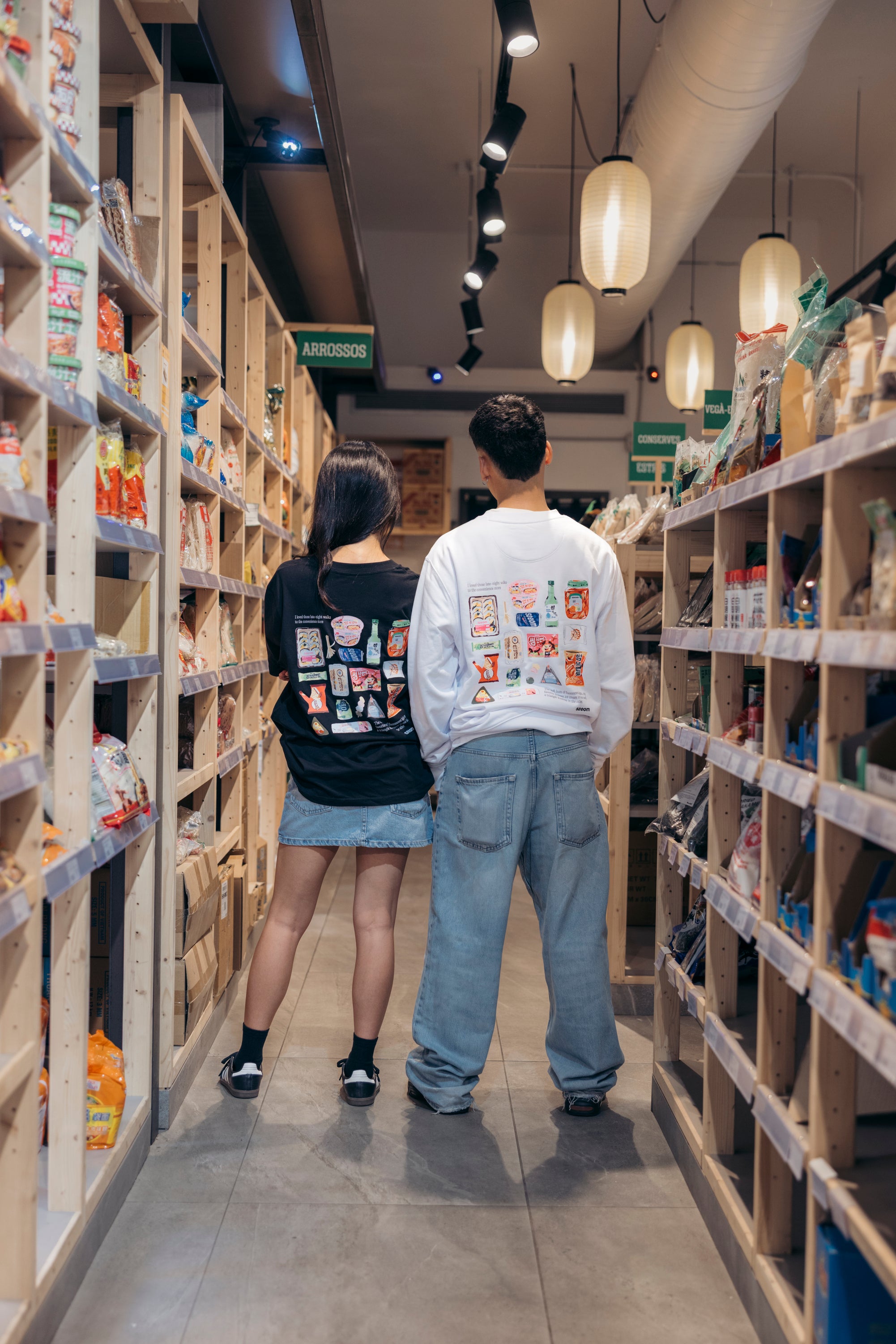 CONVENIENT WHITE CREWNECK