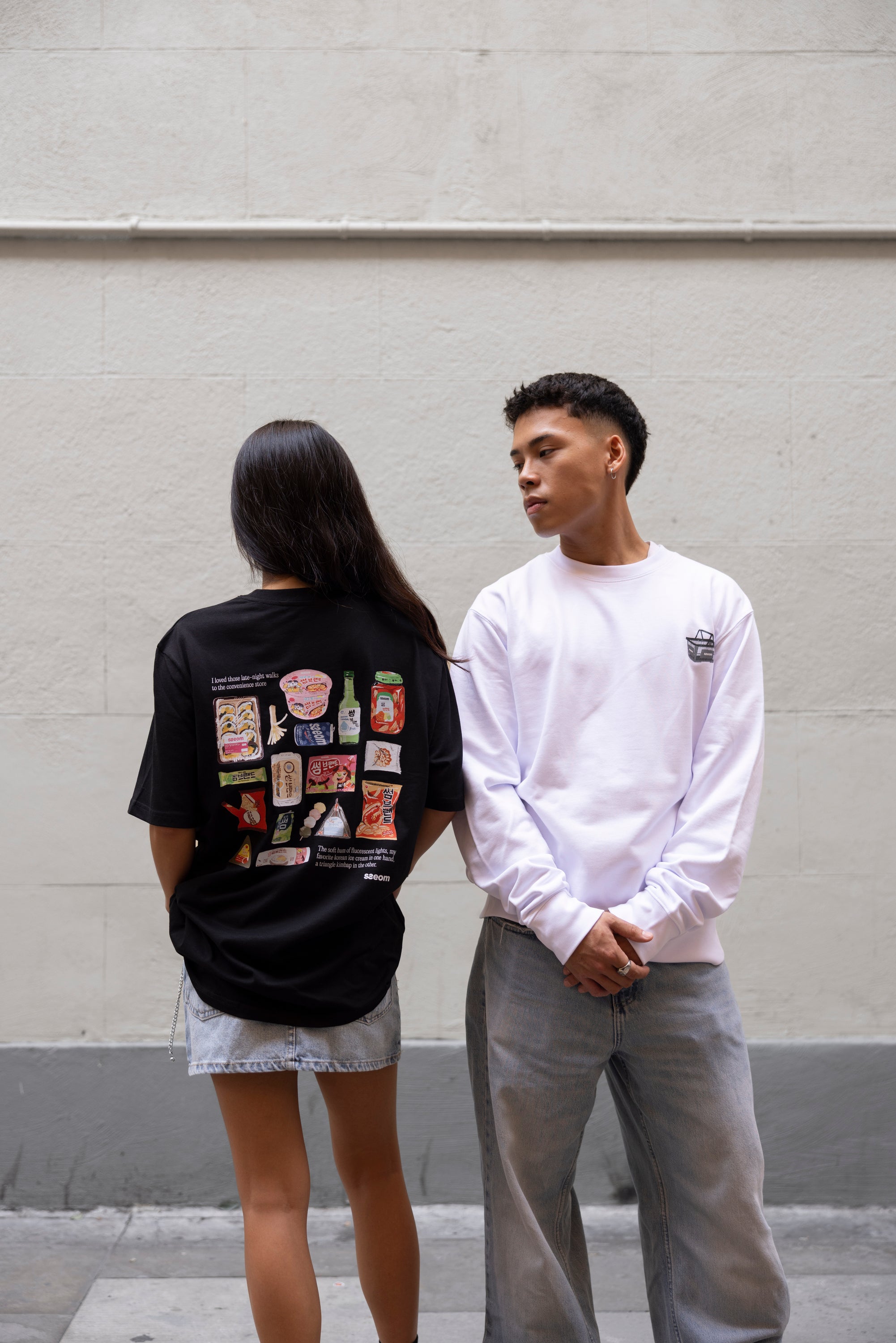 CONVENIENT BLACK TEE